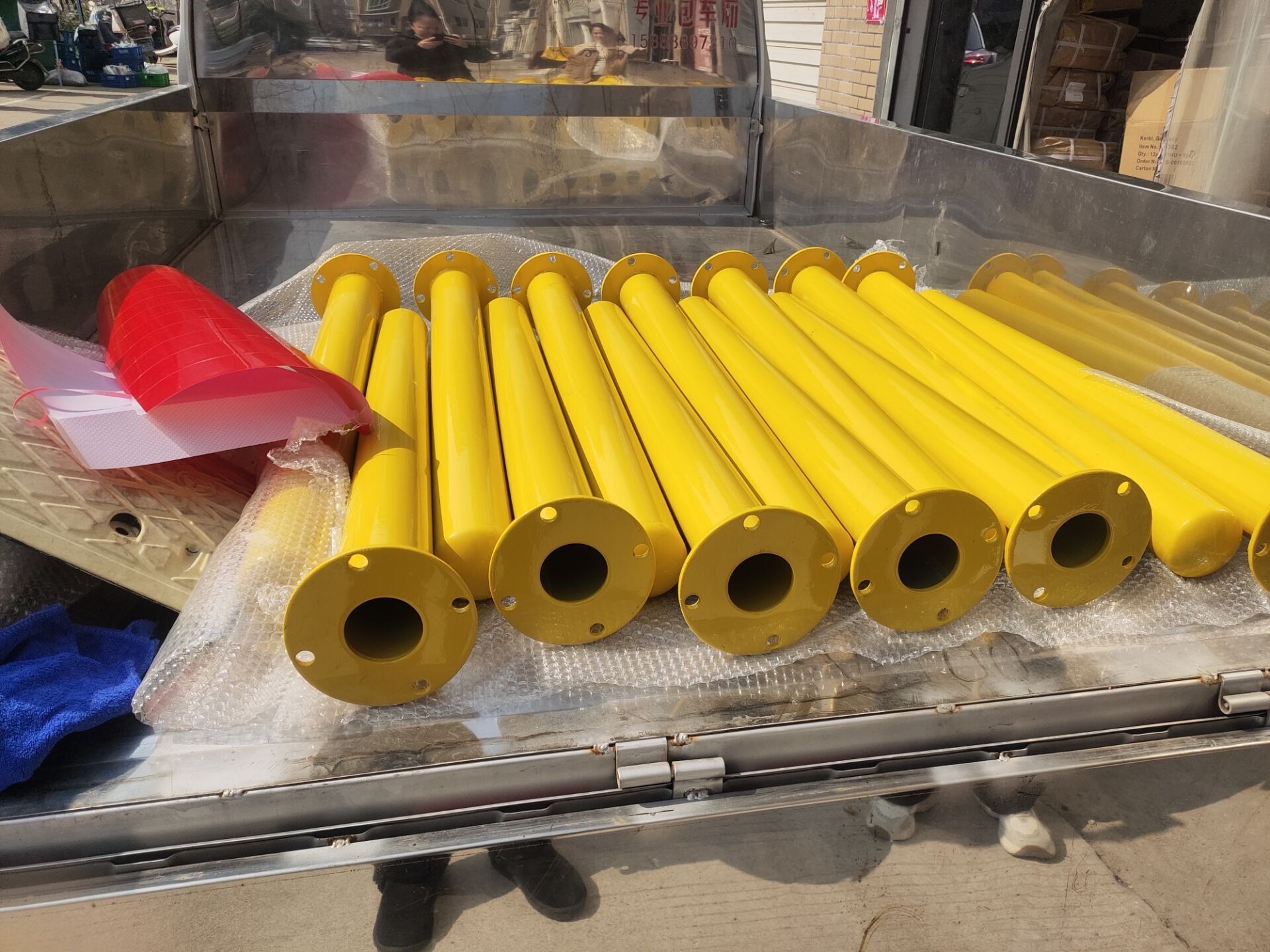 Safety Yellow Steel Bollard for Australian Public Transport: The Perfect Integration of Robust Protection and Visual Warning